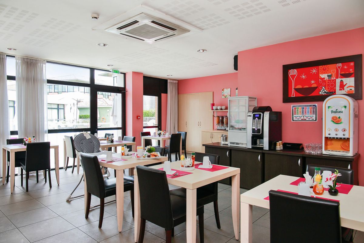 Salle SALLE 80M2