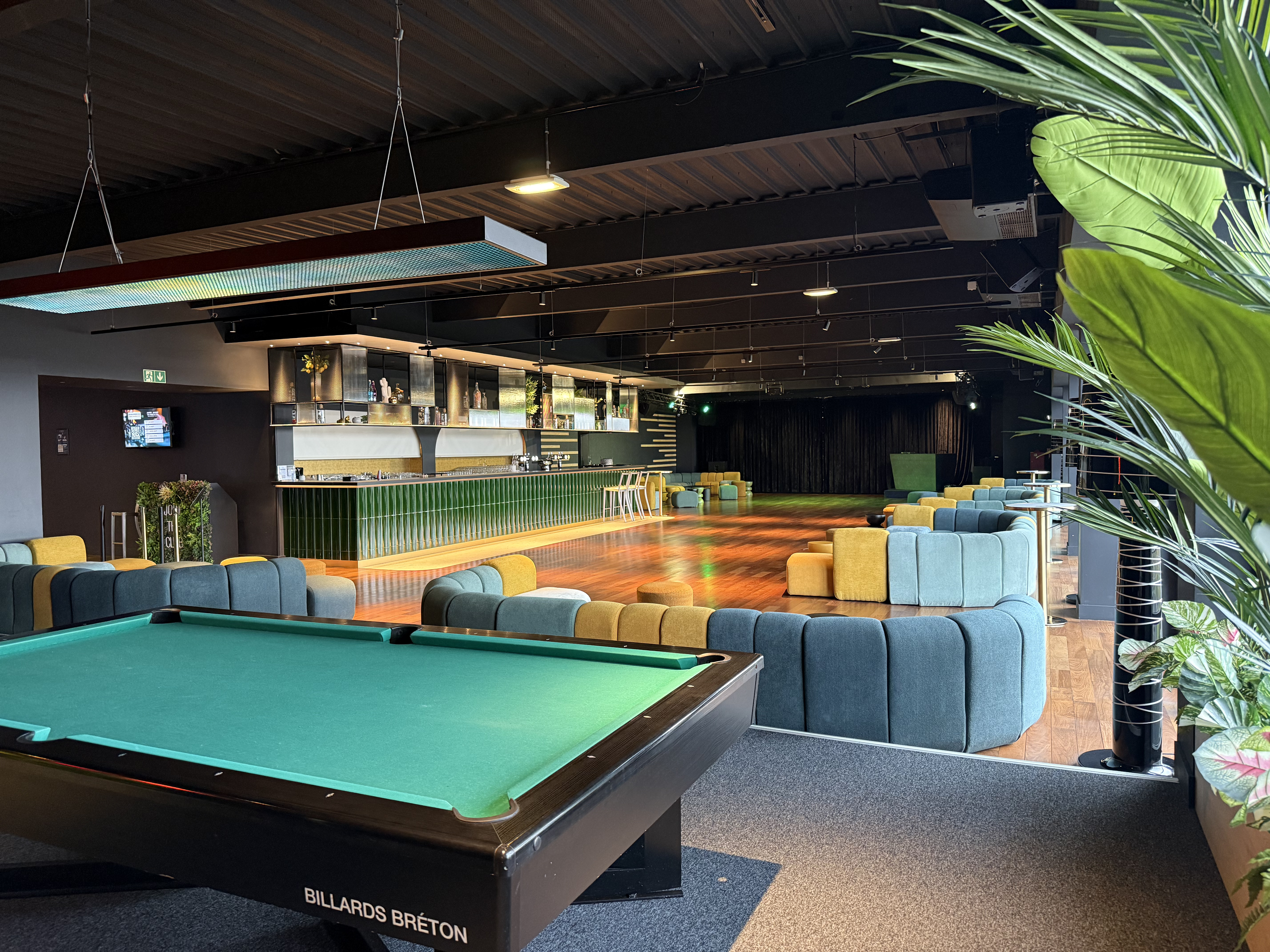 Salle Crystal Bar